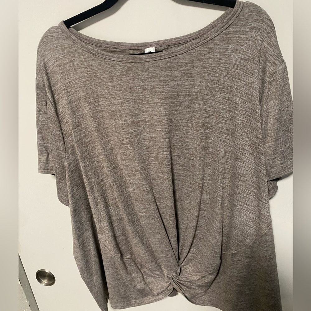 Yogalicious Heather Gray Twist-Front Short Sleeve Tee 3X